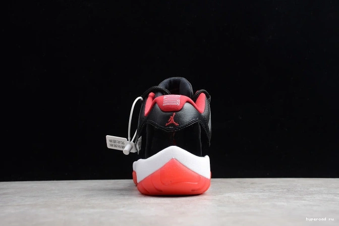 Jordan Retro  11 Low Black 528895-012 Air Red "Bred" mens 0523